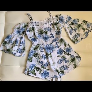 Flying Tomato Blue and White Romper Size Small